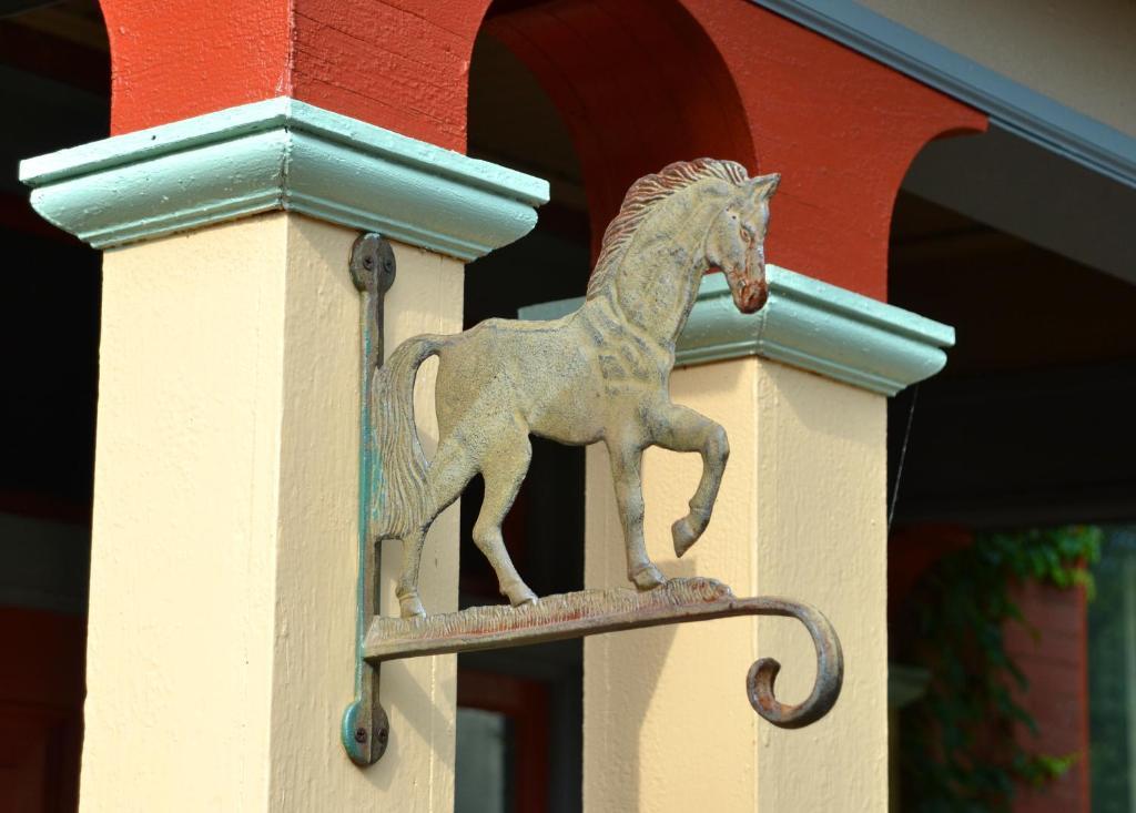 Готель Union Gables (Adults Only) Саратога-Спрінгс Екстер'єр фото