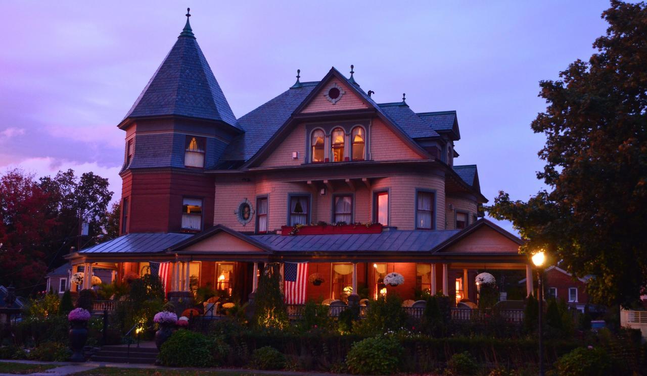 Готель Union Gables (Adults Only) Саратога-Спрінгс Екстер'єр фото